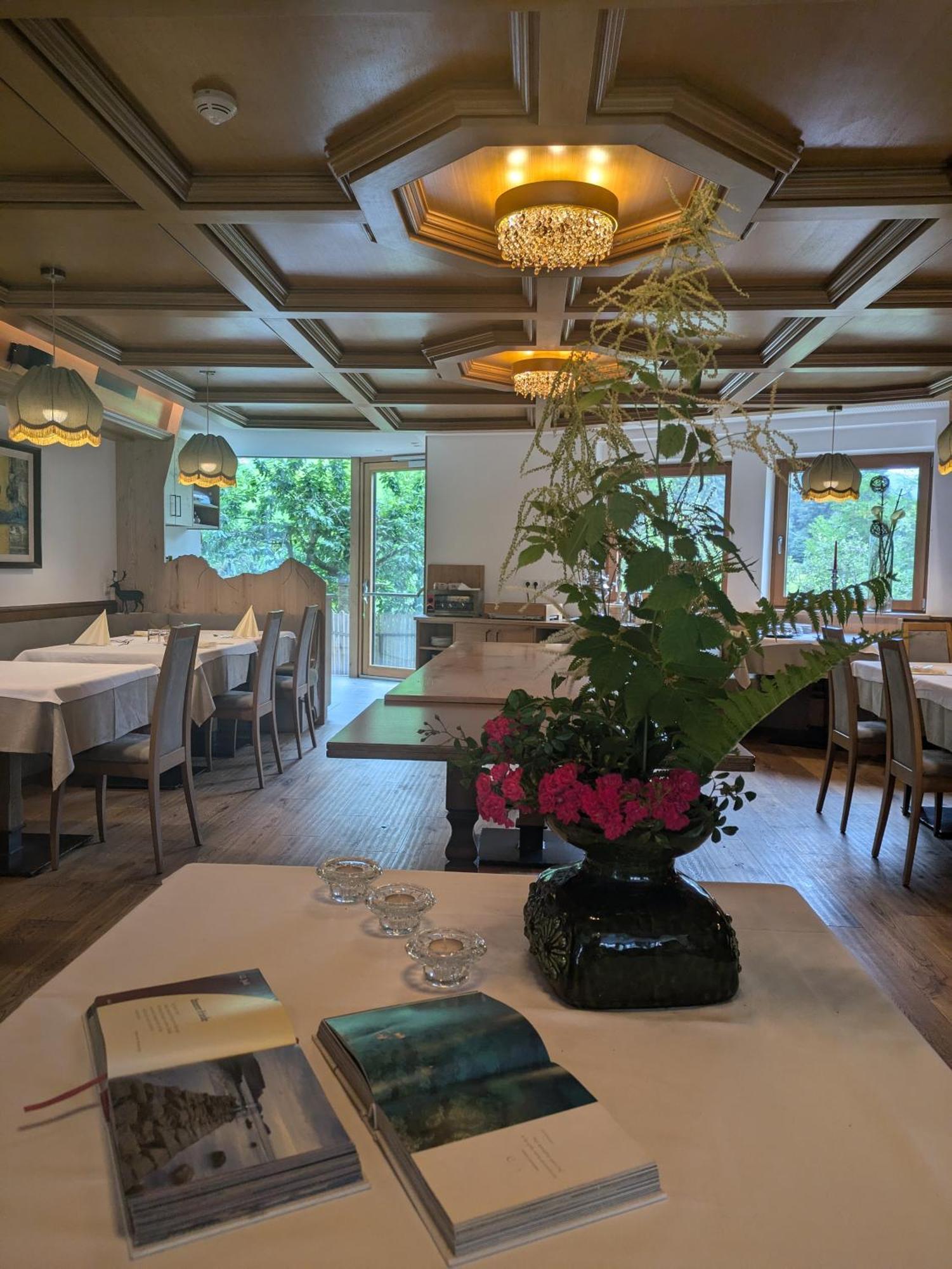 Hotel Alpenblick Sarentino Exterior photo