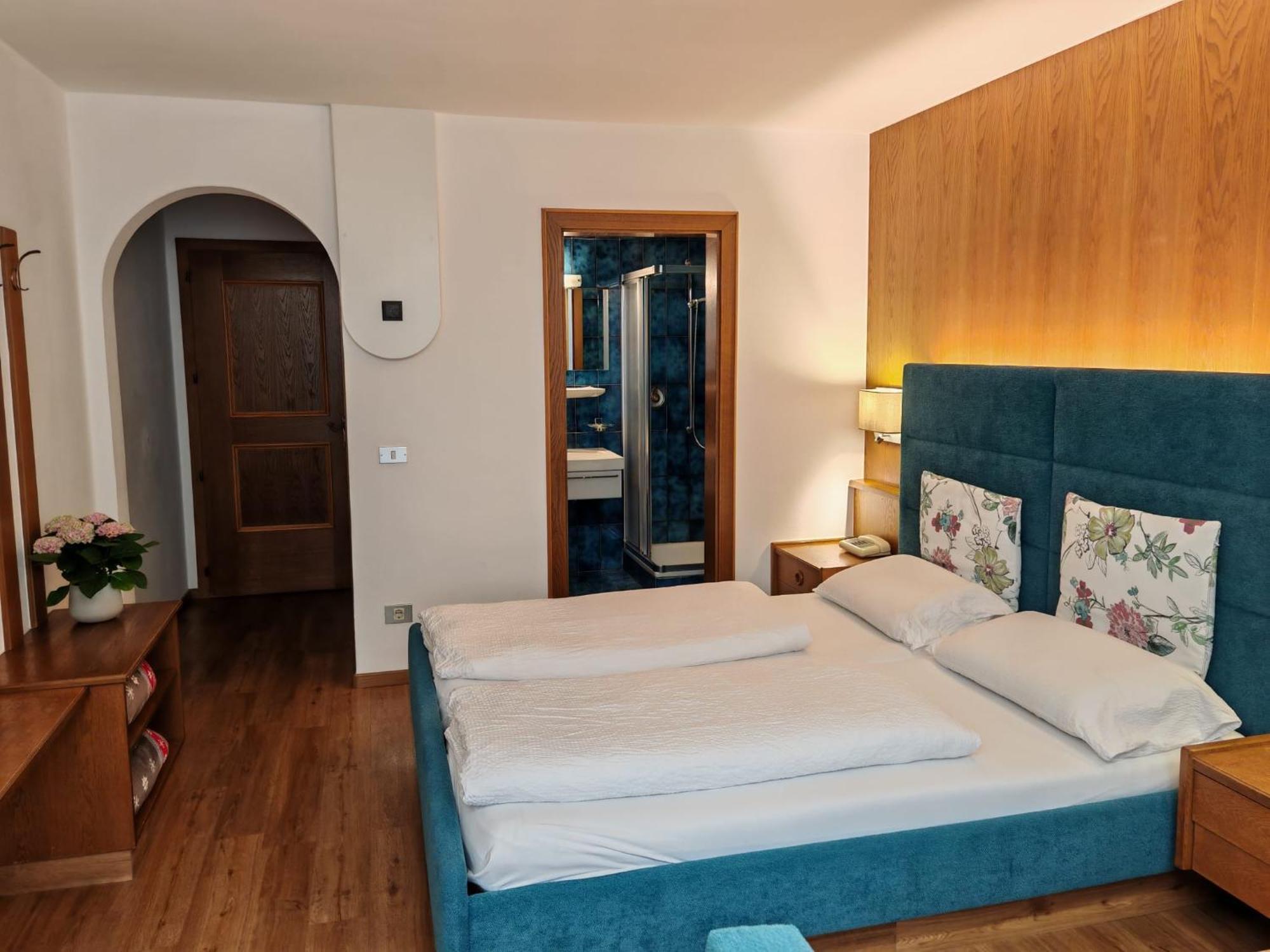 Hotel Alpenblick Sarentino Exterior photo