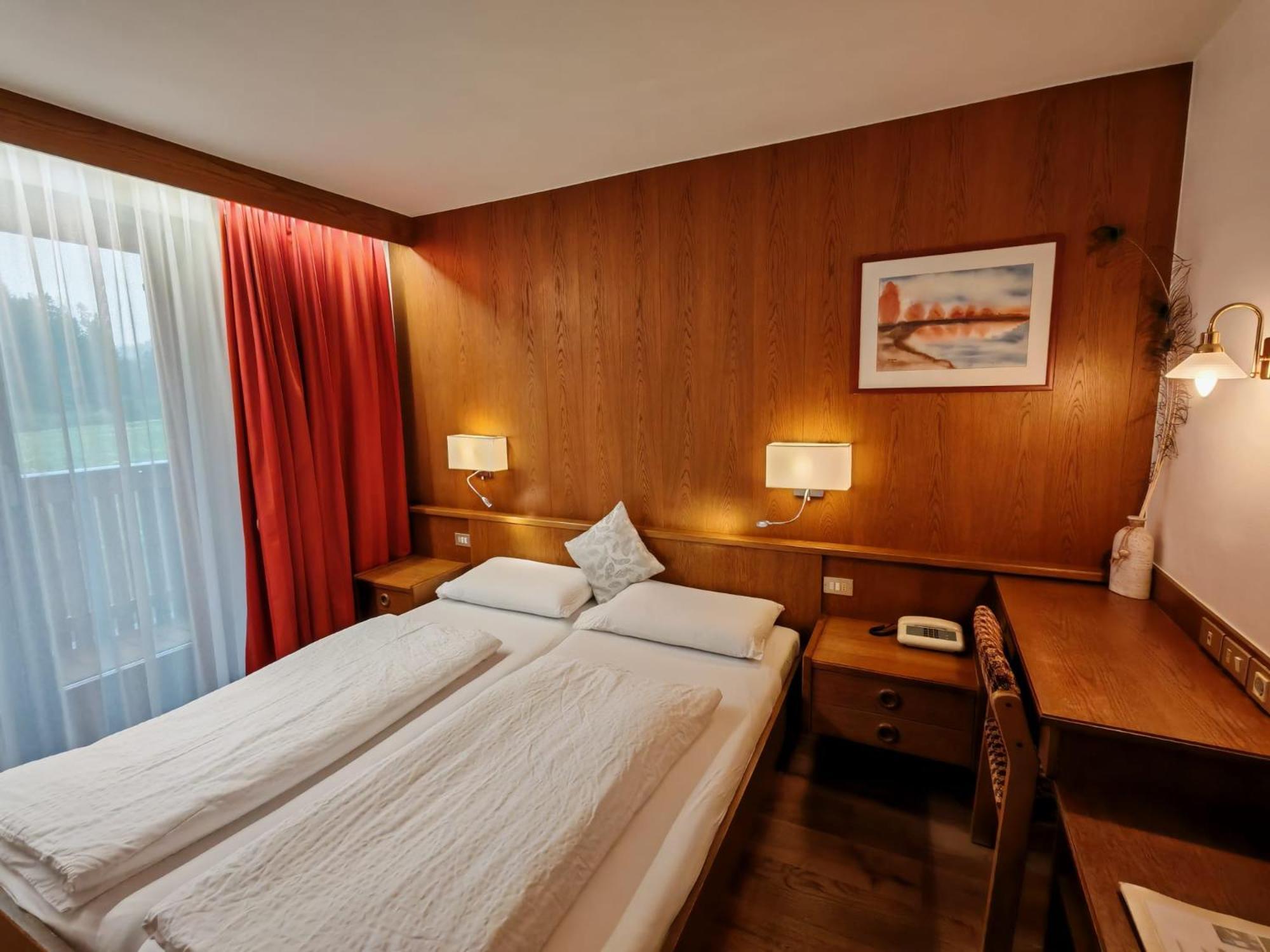 Hotel Alpenblick Sarentino Exterior photo
